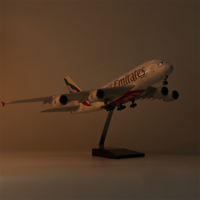 New Emirates A380 Model Plane  - Model Kit Airplane avaliação e preço