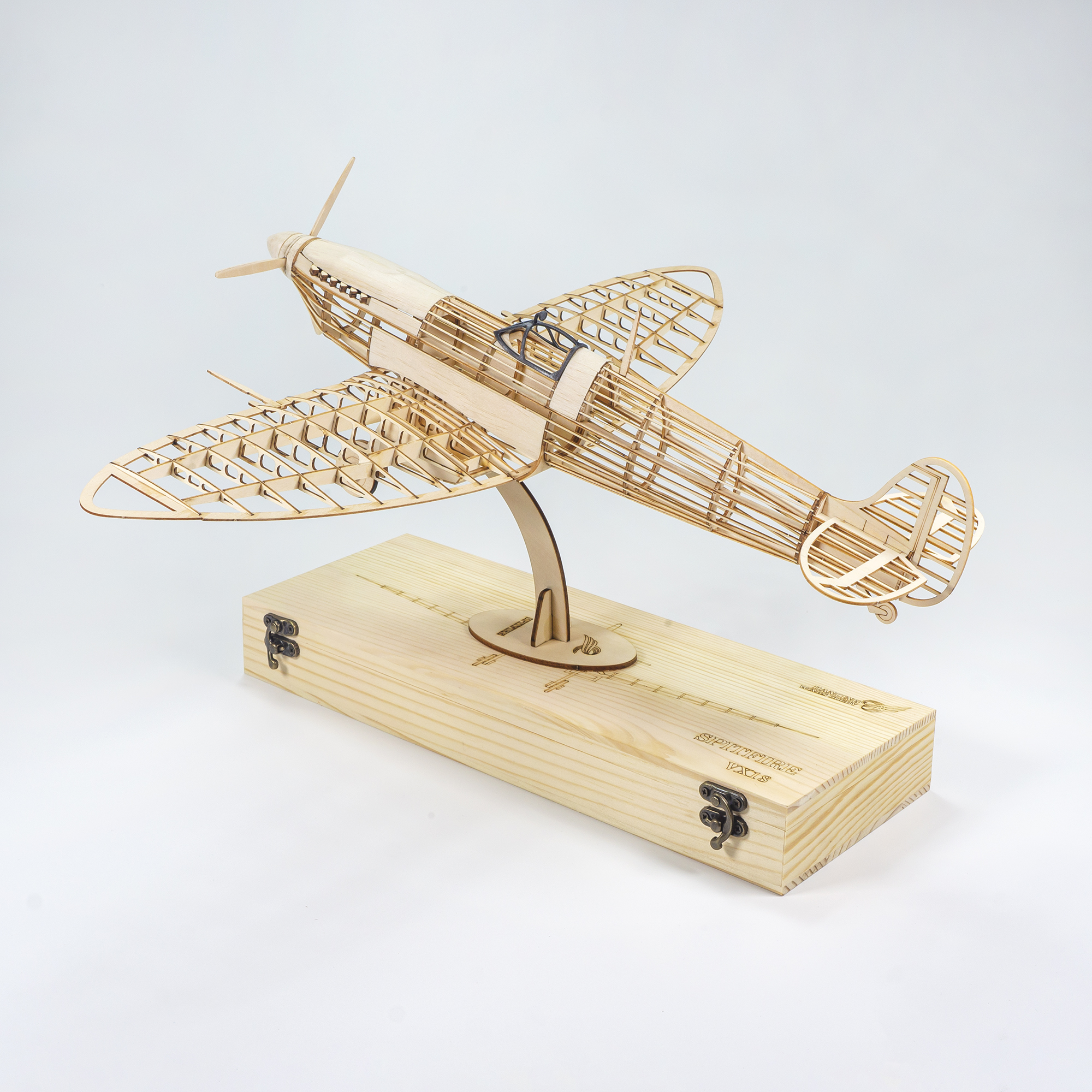 AEORC VX18 1:25 Spitfire Fight - Model Kit Spitfire avaliação e preço
